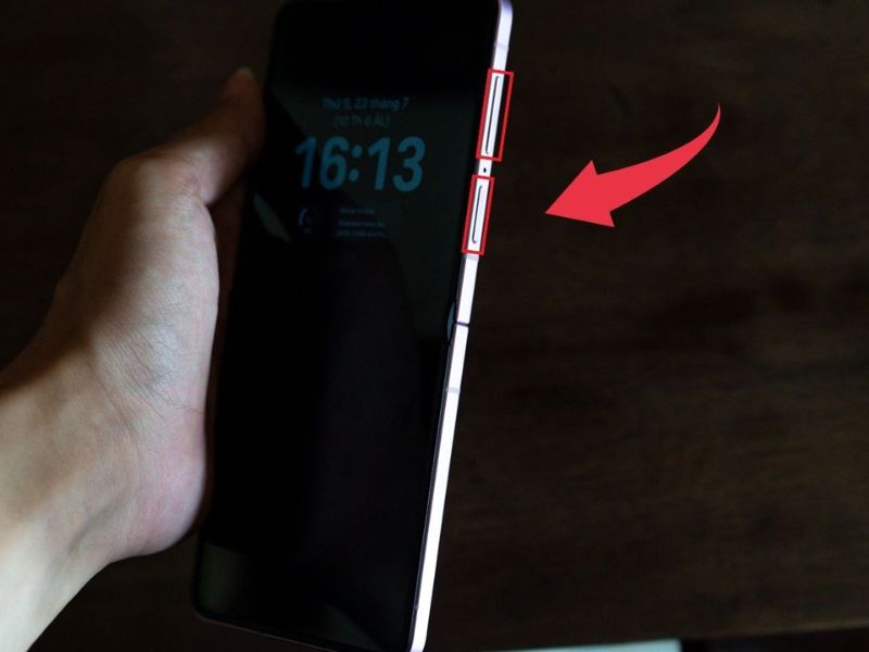 Sử dụng tổ hợp phím để chụp màn hình Galaxy Z Flip 8