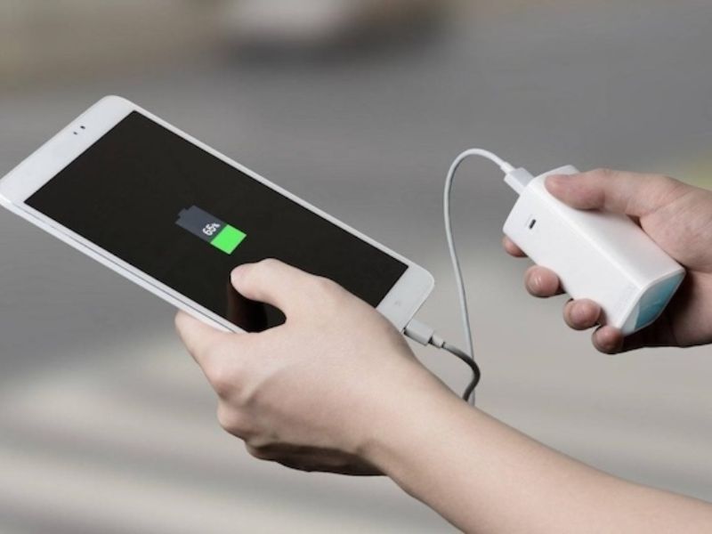 Tại sao sạc dự phòng không vào điện thoại?