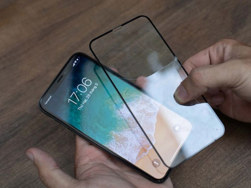 Tháo cường lực iPhone