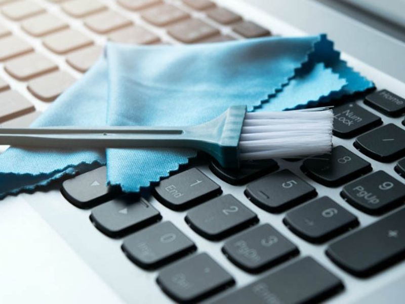 Vệ sinh bàn phím laptop