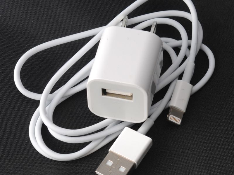 Vì sao cần biết cách nhận biết cáp sạc iPhone Zin?