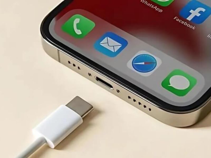 Vì sao cần chọn đúng củ sạc cho iPhone 16 Pro Max?
