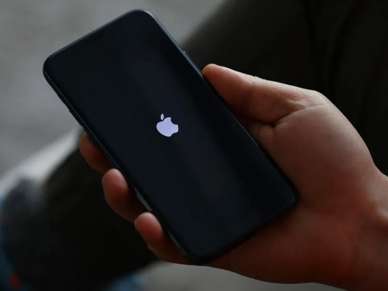 Mở khóa iPhone bằng nút Volume có được không?