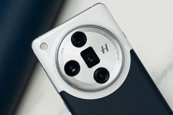 oppo-find-x8-ultra-trang-bi-4-camera-50mp-bo-cam-bien-imx858-de-nang-cao-zoom
